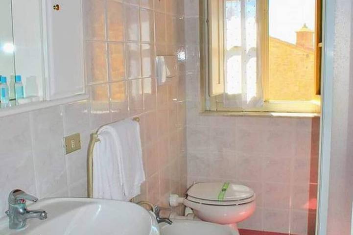 Appartamento intero, Alloggio nel cuore di Toscana,piscina,piscina per bambini,A/C,barbecue,3 pers in Montaione, Firenze province