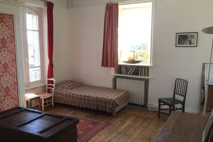 Location de vacances pour 12 personnes, avec jardin et terrasse, animaux acceptés dans Plage des Sables Blancs (Douarnenez) - 3