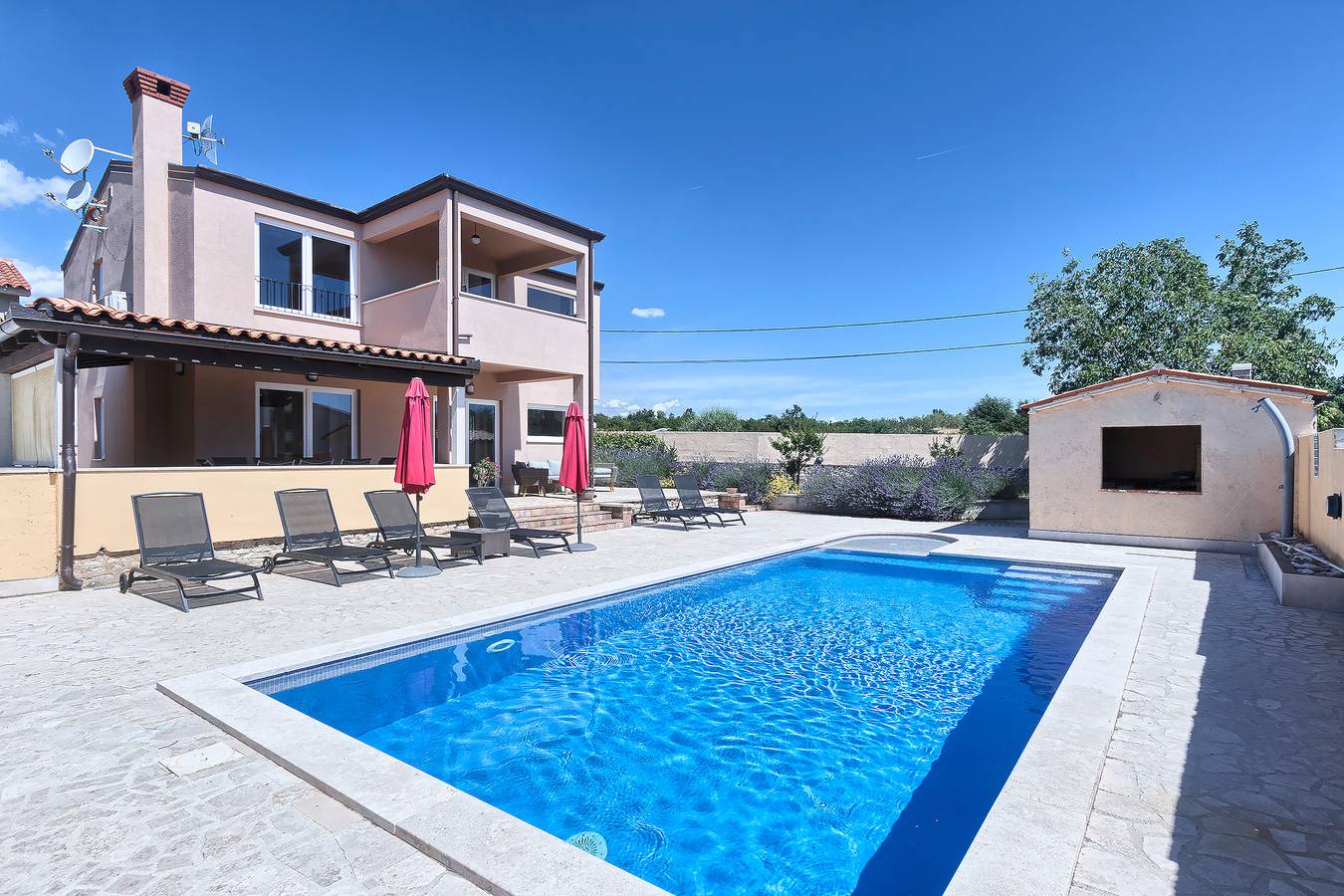 Ferienhaus mit Pool in Peruski, Südküste Istrien