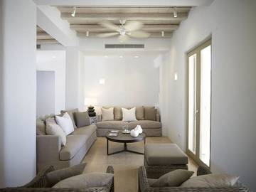 Vacation Rental for 32 Guests in Mykonos, Cyclades, Picture 2