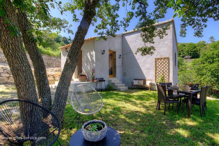 Gîte pour 2 personnes, avec Jardin à Santo-Pietro-di-Tenda