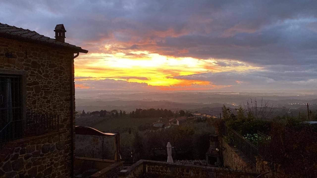 Double Room with Private Bathroom in Vinci, Province de Florence