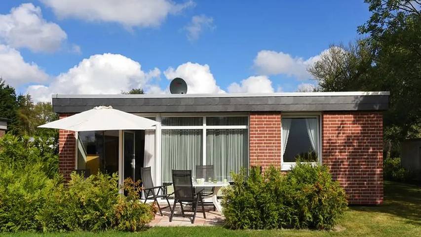 Ferienhaus für 4 Personen, mit Terrasse und Garten in Bensersiel
