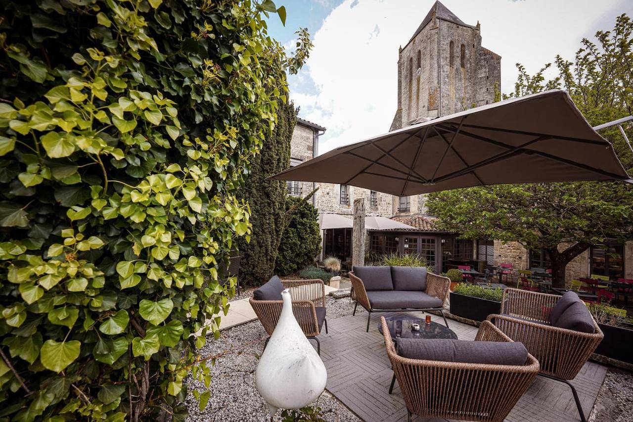 Logis Hostellerie de l'Abbaye in Celles-sur-Belle, Région de Niort