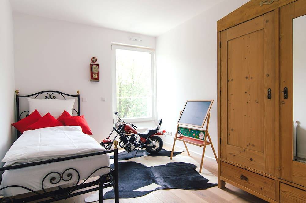 Ganze Wohnung, Stadtturm über den Dächern Regensburgs in Regensburg, Ostbayern
