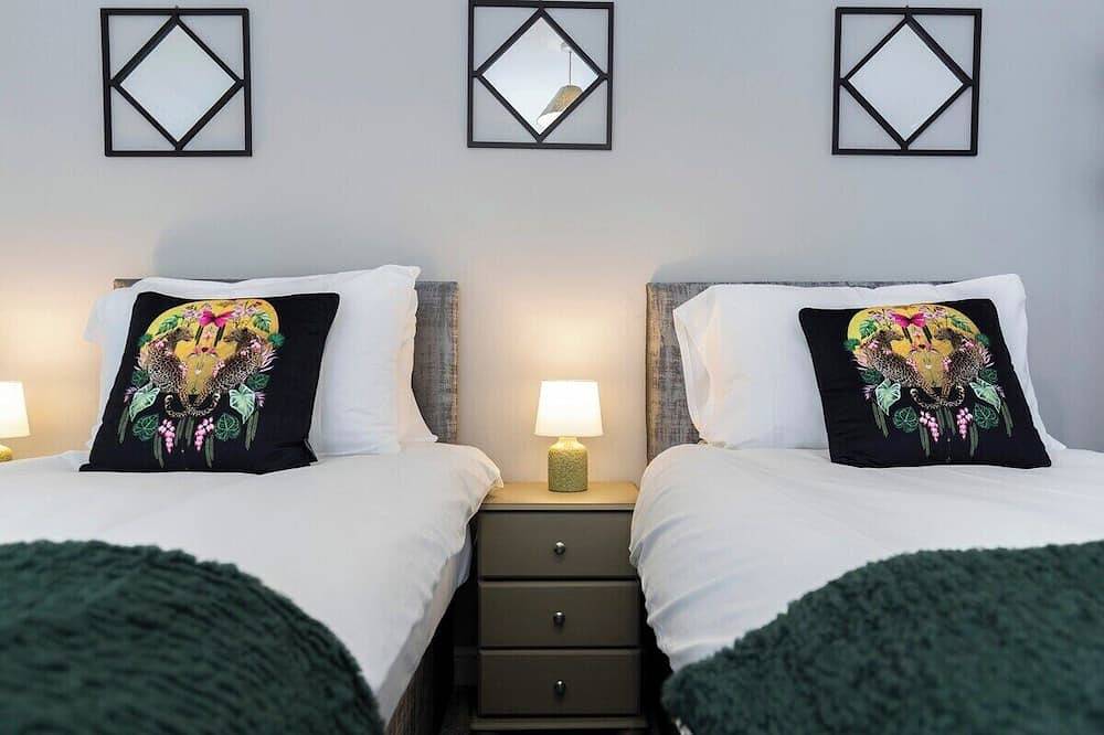 Entire apartment, Albert Park View (free parking!) in Middlesbrough, North East England