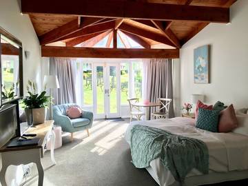 Bed And Breakfast for 17 People in Shire of Yarra Ranges, Victoria, Photo 1