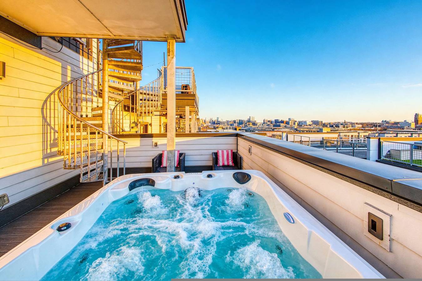 Dolly s Big House - 18 Beds Skydeck Views in Nashville, Tennessee