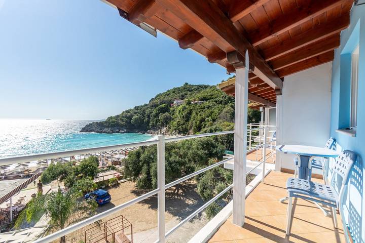 Vakantiewoning voor 3 personen, met balkon en tuin in Parga
