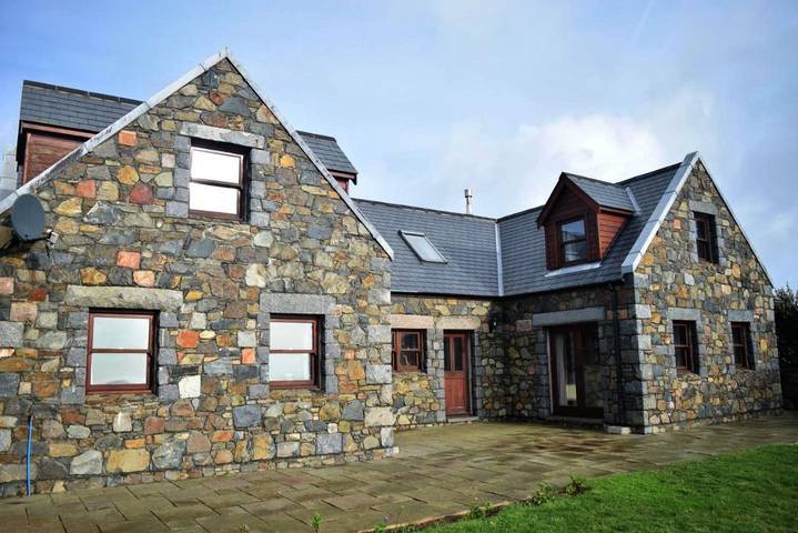 Holiday letting for 2 people, with Terrace and Garden as well as Pool in Guernsey