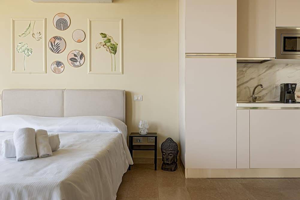 Appartamento intero, Homiday -Gioiello Vista Mare- Parcheggio Privato in Pisa, Riviera Toscana