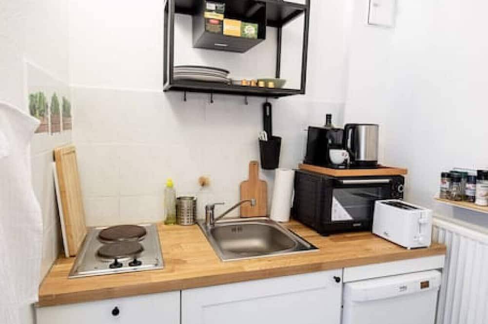 Ganze Wohnung, City Apartment with terrace in Moabit in Moabit Berlin, Berlin
