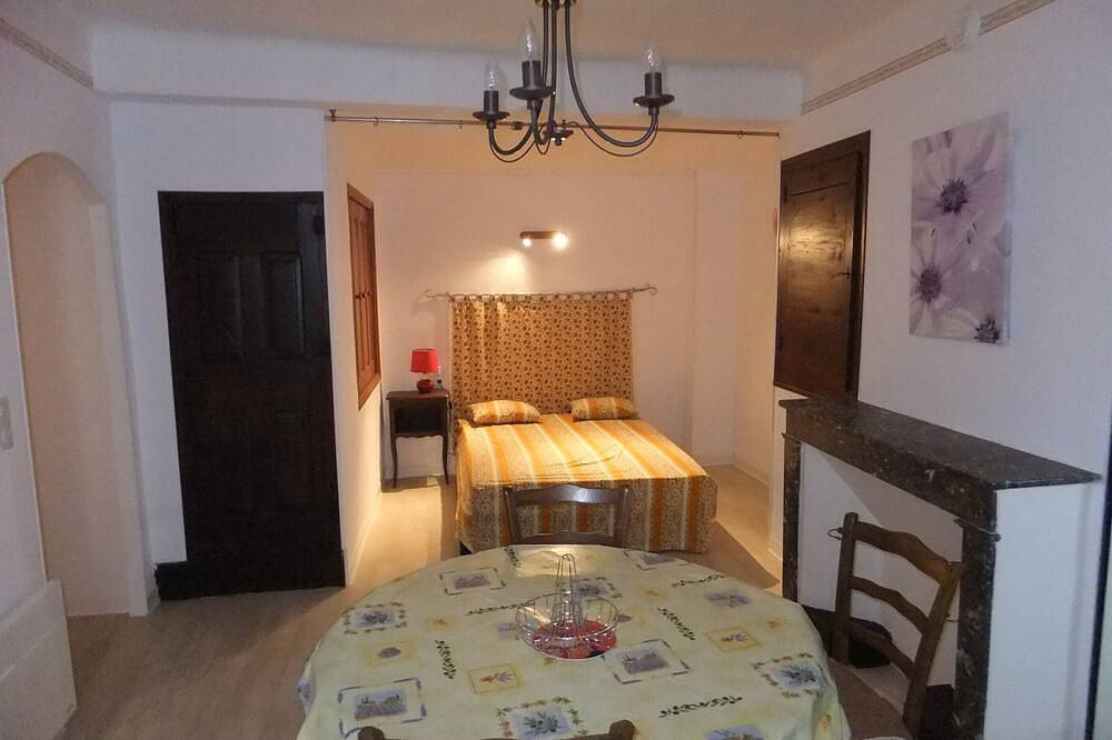 Apartamento entero, Alquiler de estudio en Moustiers sainte marie in Moustiers-Sainte-Marie, Parc naturel régional du Verdon