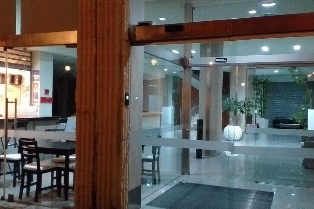Entire apartment, Ideas on Beach - Next to the beach, pool and garden in Ribeira d'Ilhas, Ericeira