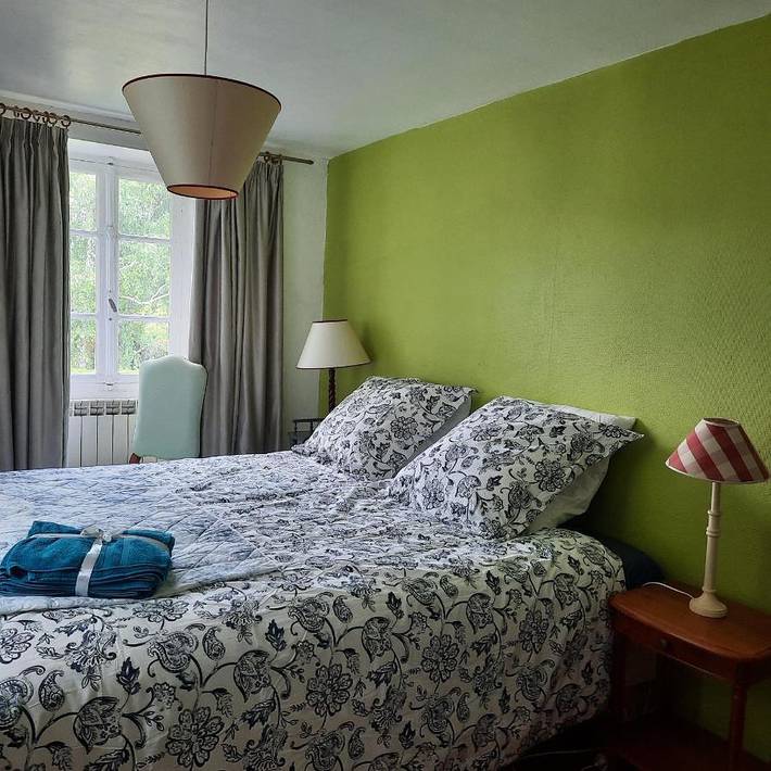 Gîte pour 2 personnes, avec jardin à Roquiague