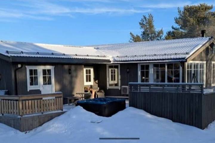 Blockhütte für 12 Personen, mit Garten und Whirlpool - 1