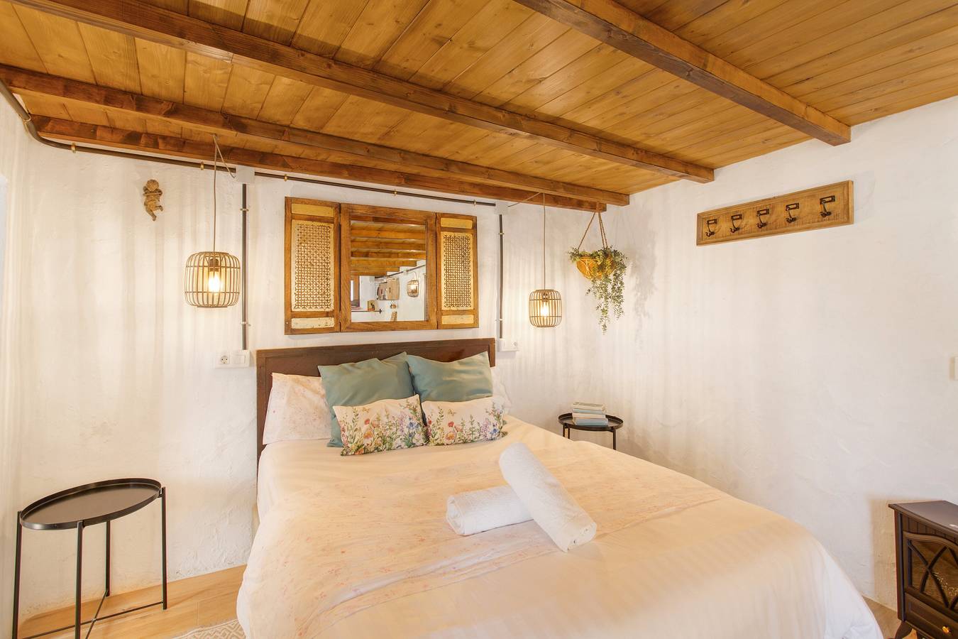 Apartamento entero, Vacaciones 'El Nido Fuente Hervera' con vistas a la montaña, terraza privada y Wi-Fi in El Peñón, Vega de San Mateo
