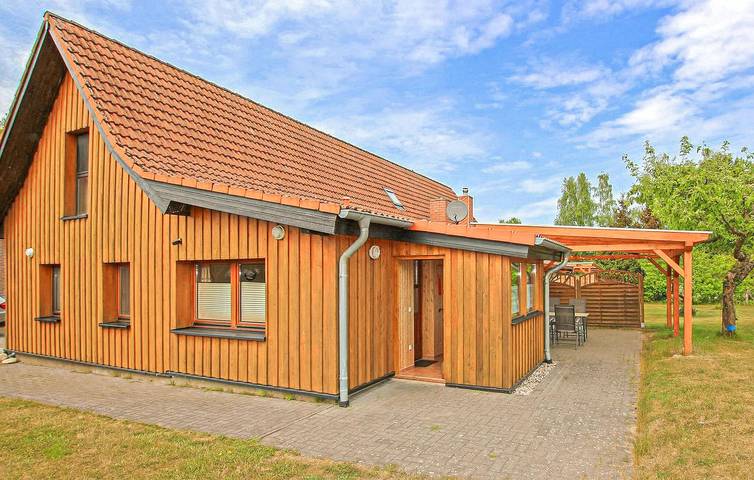 Ferienwohnung für 4 Personen, mit Garten, mit Haustier in Zislow