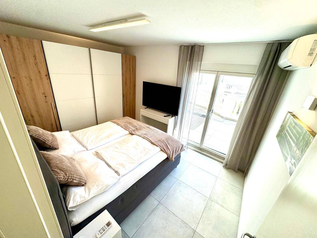 Ganze Wohnung, Spa-Residenz Apartments Pools Indoor & Outdoor, private Garden or Balcony or Terrace in Neusiedl am See, Neusiedlersee-Hügelland