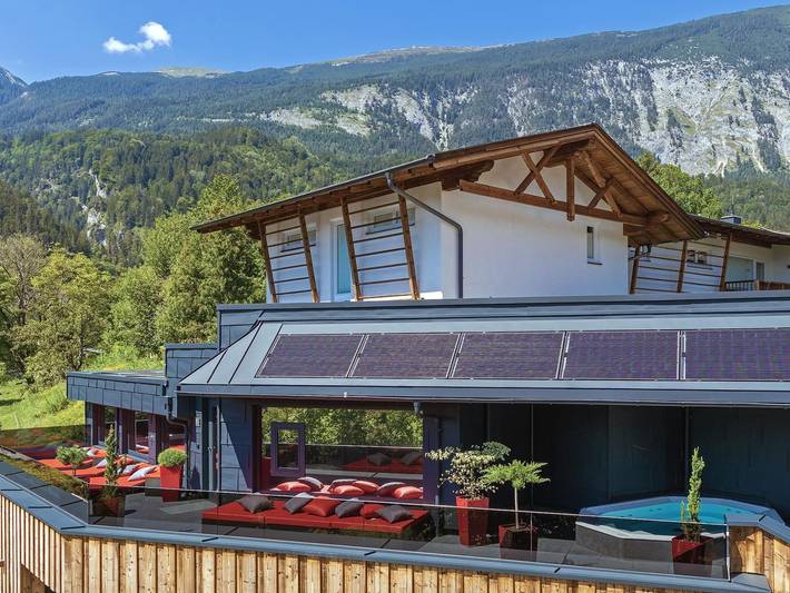 Ferienhaus für 6 Personen, mit Terrasse und Pool sowie Whirlpool