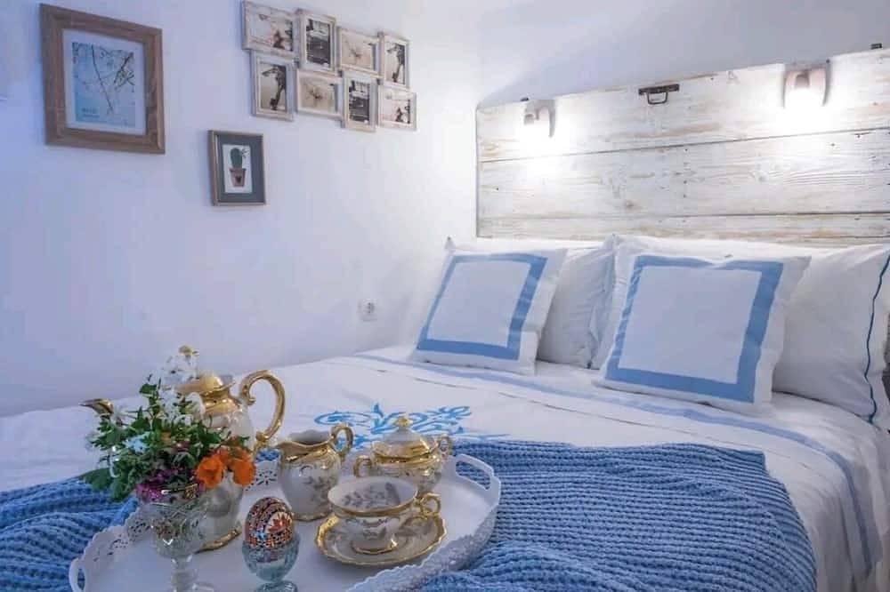 Entire apartment, Menemar Traditional Suite, By Idealstay Experience in Almyros Beach (Agios Nikolaos), North Crete