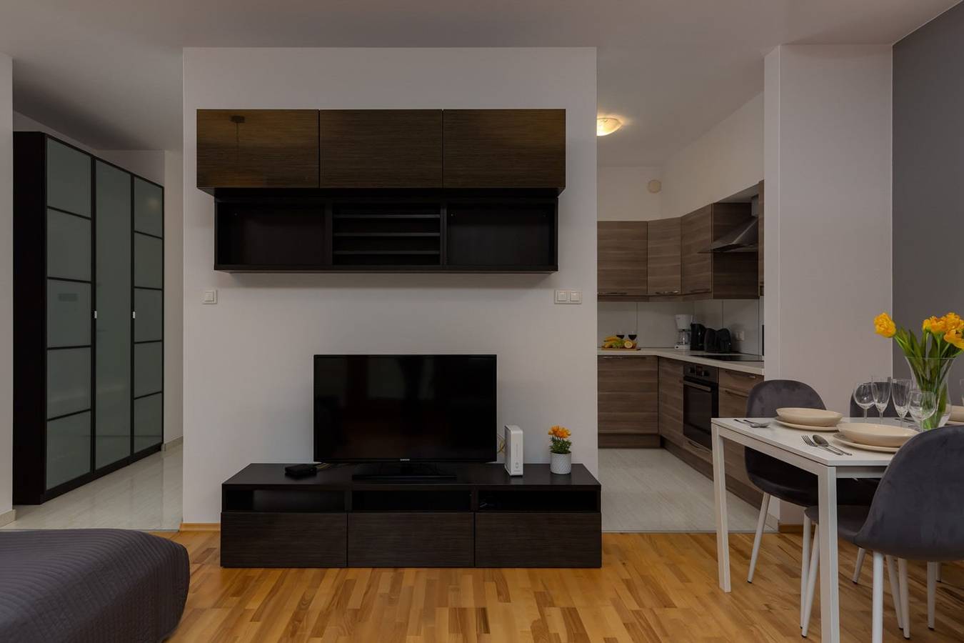 Entire studio, Kolejowa 47 Atmospheric Studio Parking in Warsaw, Masovia