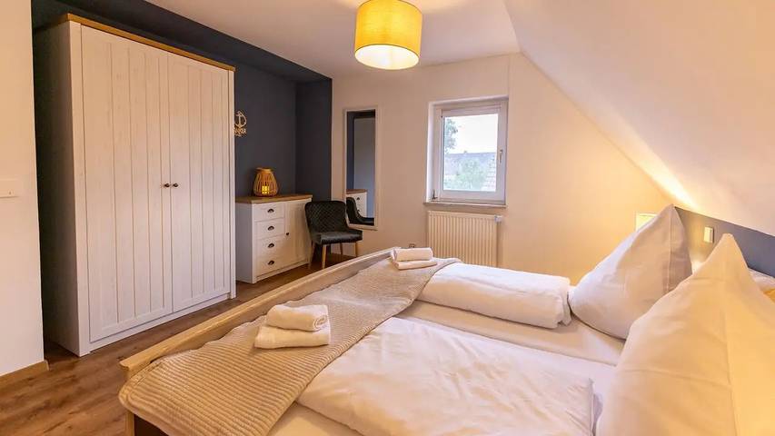Ferienhaus für 4 Personen, mit Terrasse und Garten in Rysum - 2