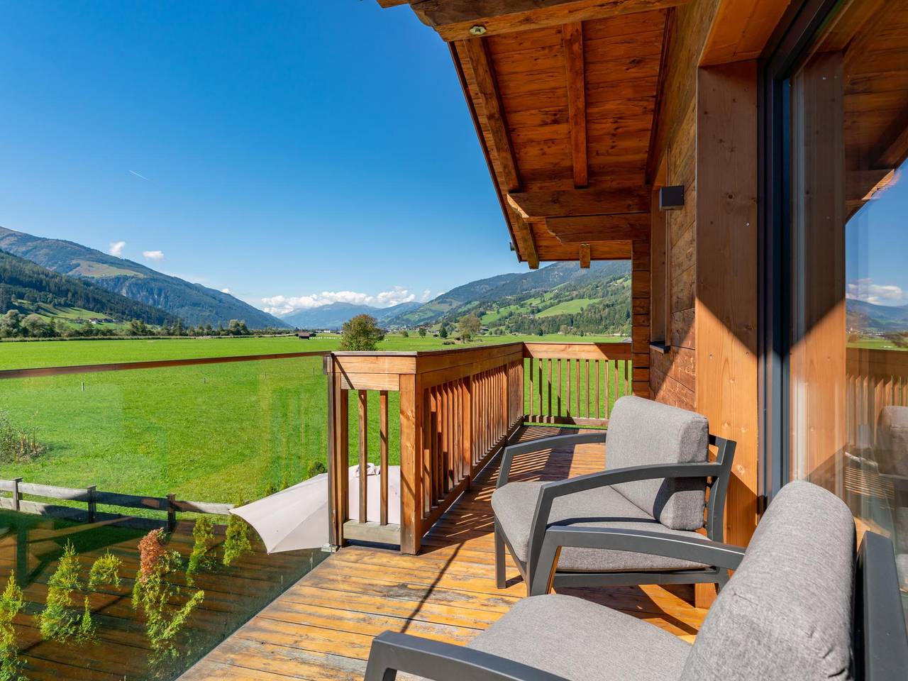 Lodge mit Terrasse, Garten & schöner Sauna in Niedernsill, Pinzgau