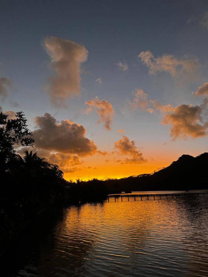 Parc de vacances pour 4 personnes, avec jardin ainsi que vue et terrasse dans Taha'a