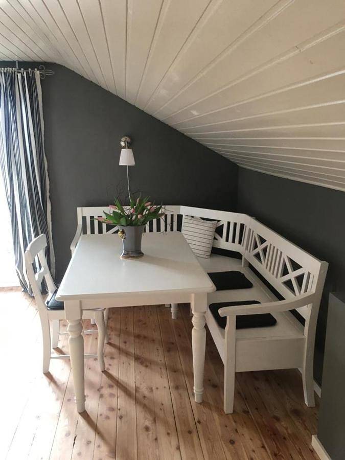 Ferienwohnung für 3 Personen, mit Garten und Seeblick sowie Ausblick