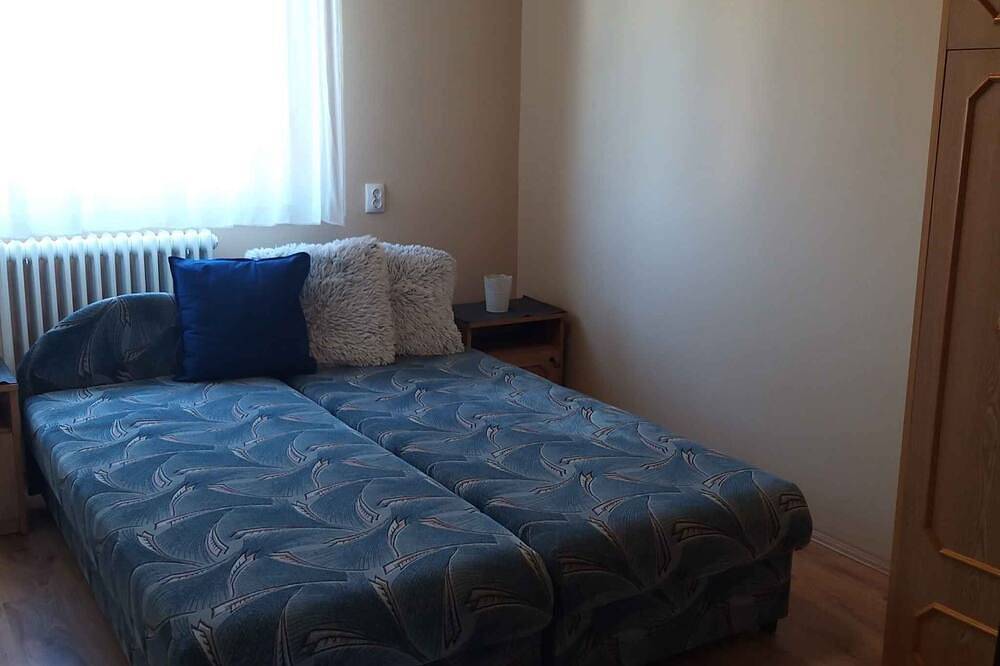 Entire apartment, Holiday apartment with large garden in Gyenesdiás, Keszthely region