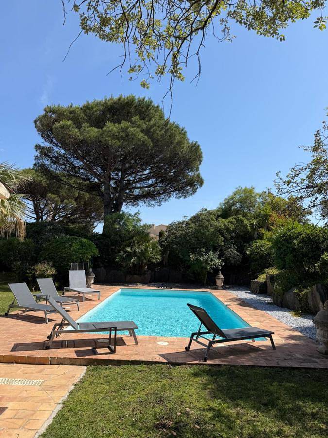 Villa pour 8 personnes, avec jardin et vue ainsi que terrasse et piscine à Ramatuelle - 2