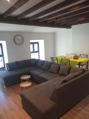 Gîte pour 3 personnes, avec vue et terrasse, animaux acceptés à Annonay