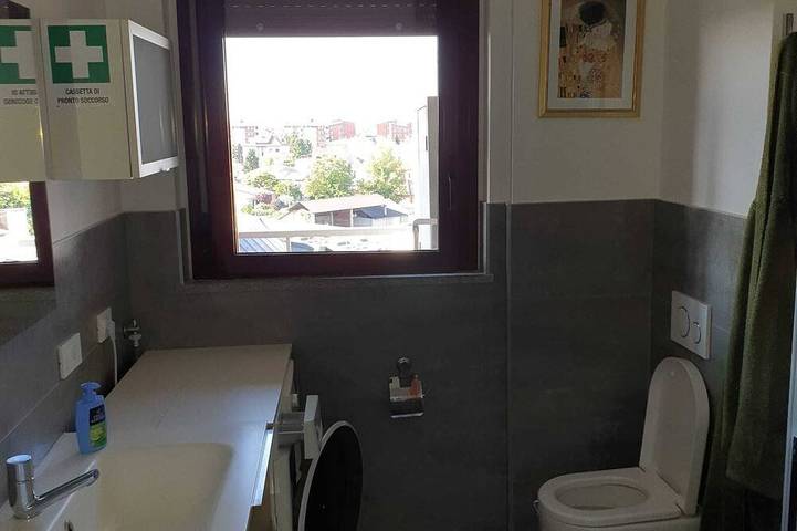 Ganze Wohnung, Appartamento luminoso  con balcone, silenzioso davanti a un parco vicino a Gym in Centro (Gallarate), Gallarate