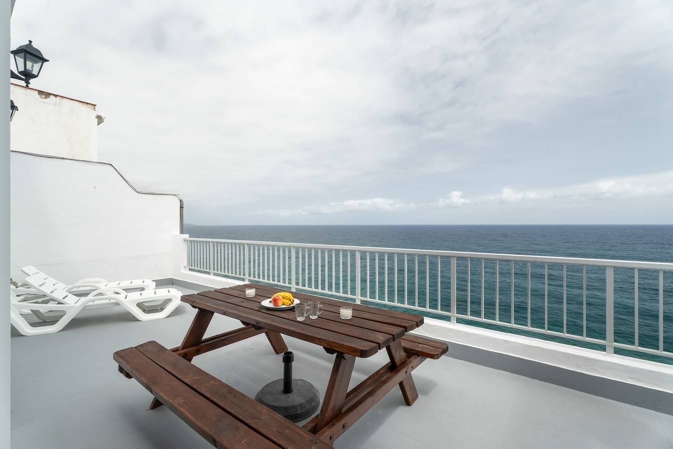 Entire apartment, Holiday Apartment “Casa Punta Brava” with Sea View, Mountain View, Wi-Fi, A/C & Terrace; Parking Available in El Burgado, Puerto de la Cruz