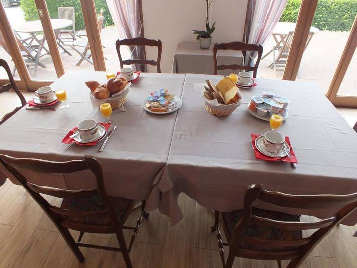Hôtel pour 3 personnes, avec terrasse et jardin, animaux acceptés dans Peyrat-de-Bellac - 4