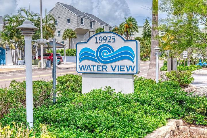 Vacation rental for 4 people, with balcony and pool in Indian Shores