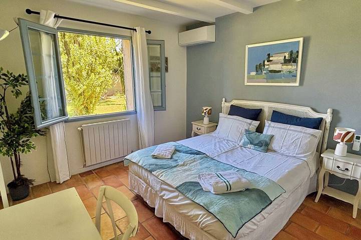 Location de vacances pour 15 personnes, avec jardin à Lagnes - 2