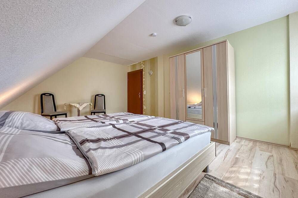 Ganze Wohnung, Schöne Wohnung im Thüringer Wald mit Balkon in Floh-Seligenthal, Rennsteig