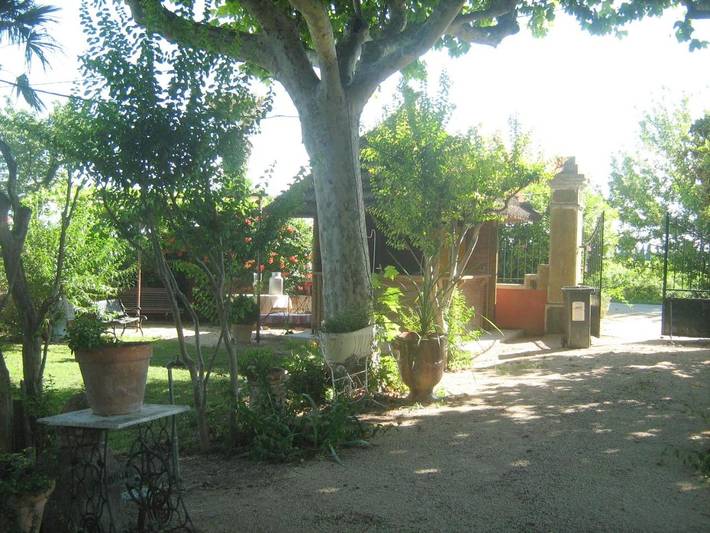 Appartement de vacances pour 6 personnes, avec Jacuzzi et Terrasse ainsi que Jardin et Piscine à Violès