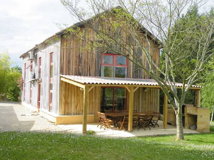 Maison de vacances pour 12 personnes, avec terrasse ainsi que jardin et piscine