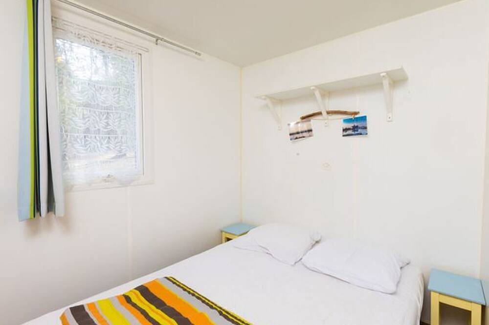 Mobile Home with Terrace in Lézignan-Corbières, 6 persons in Lézignan-Corbières, Narbonne region