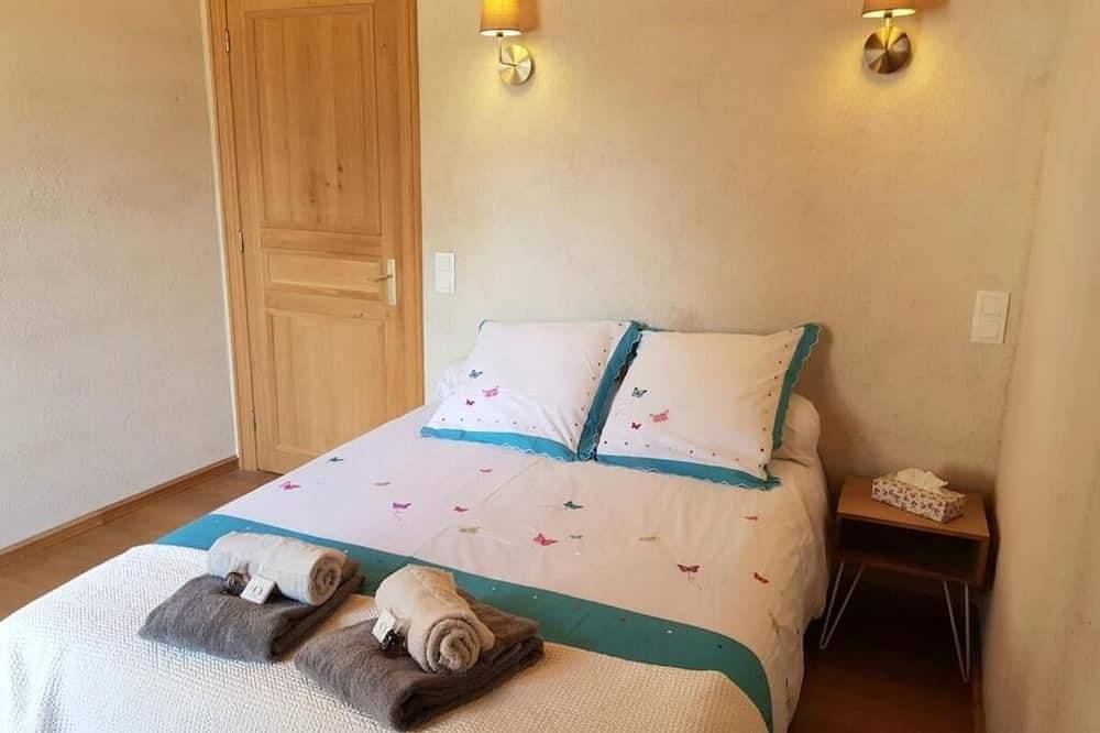 Ganze Wohnung, In the heart of Monpazier beautiful bright apartment located on the 1st floor in Gaugeac, Périgord Pourpre