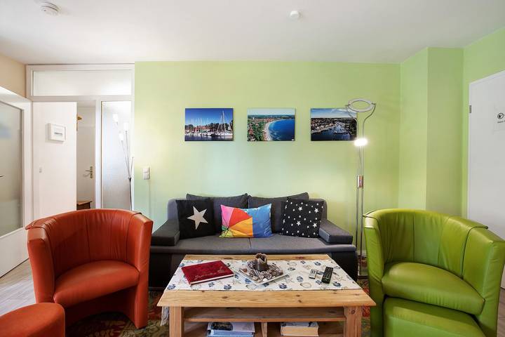 Ganzes Studio, Nah am Meer - Einzimmerapartment "Sonnengruß am Strand" mit Meerblick & Terrasse in Eckernförde, Rendsburg-Eckernförde