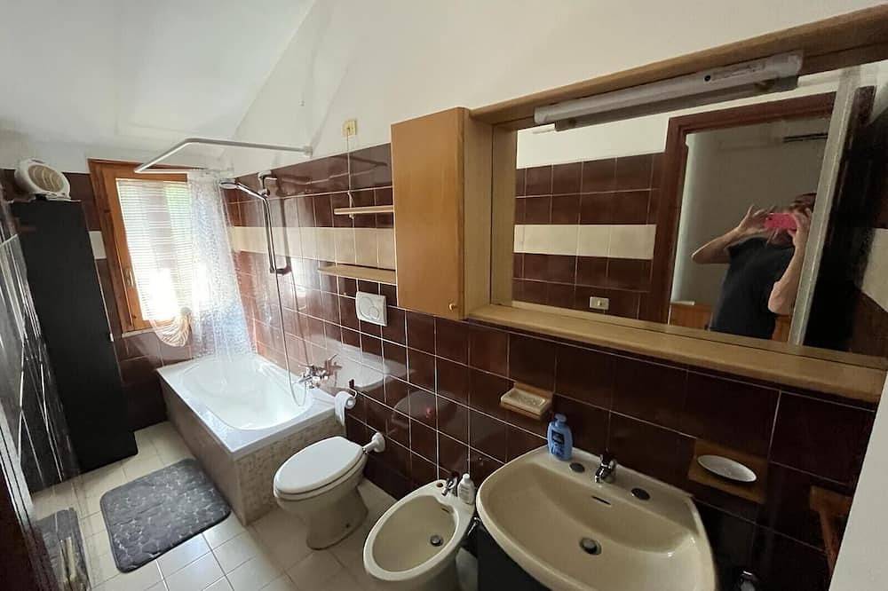 Accogliente villetta immersa nel verde, a 5 min da Aeroporto di Milano Linate in Rodano (Italia), Provincia di Milano