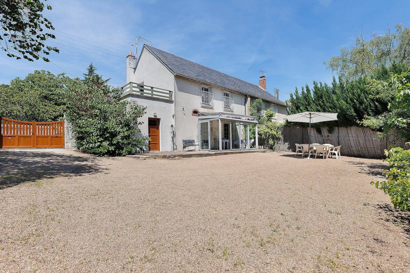Maison Le Port Au Vin : terrasse partagée, jardin privé et Wi-Fi à Avaray in Avaray, Région de Blois