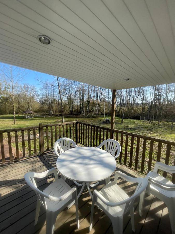 Camping pour 4 personnes, avec jardin et vue ainsi que terrasse et piscine dans la Sarthe - 4