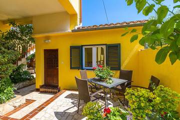 Ferienwohnung für 3 Personen, mit Terrasse, mit Haustier in Premantura