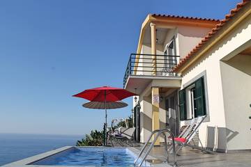 Cottage pour 7 personnes, avec jardin à Ponta do Sol