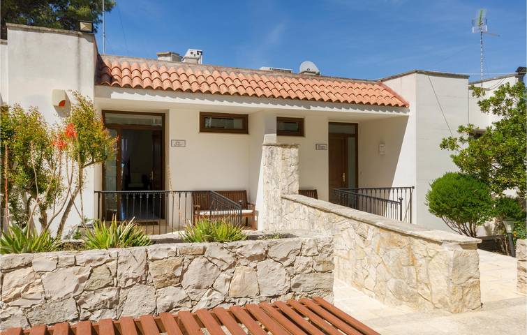 Location de vacances pour 4 personnes, avec terrasse et piscine à Nardò - 2